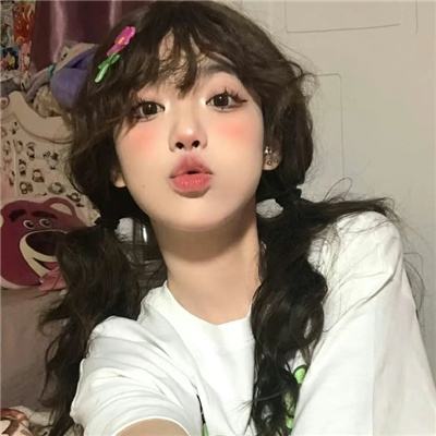 西藏伴游女生卞寄蕾的资料